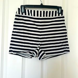 3/$40 Women’s express high waisted striped dressy short size 0